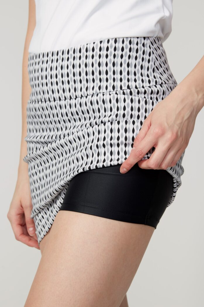 BLACK HOUNDS DOUBLE FRONT VENT TECHNO SKORT-SWING CONTROL