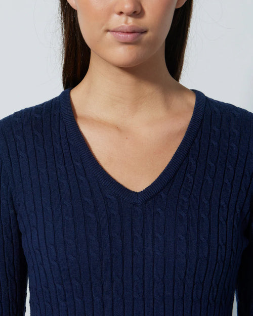 MADALENE CABLE KNIT V-NECK SWEATER | DAILY SPORTS